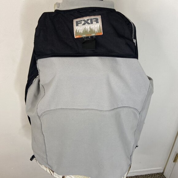 Women's Realtree Camo Bomber Jacket - Picture 4 of 8